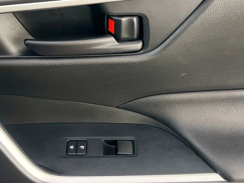 Used 2020 Toyota RAV4 LE image 31