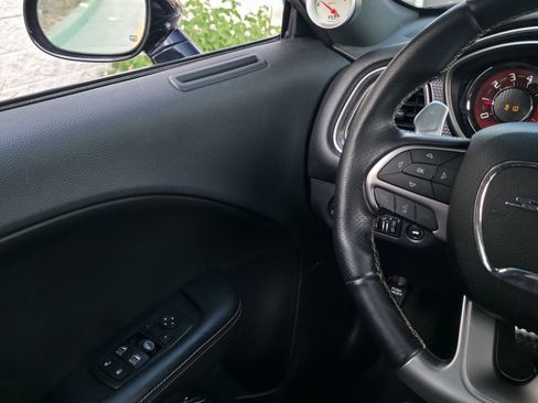 Used 2016 Dodge Challenger SRT Hellcat image 29