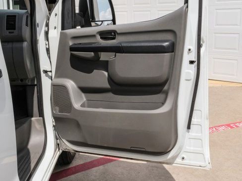 Used 2020 Nissan NV 3500 S image 39