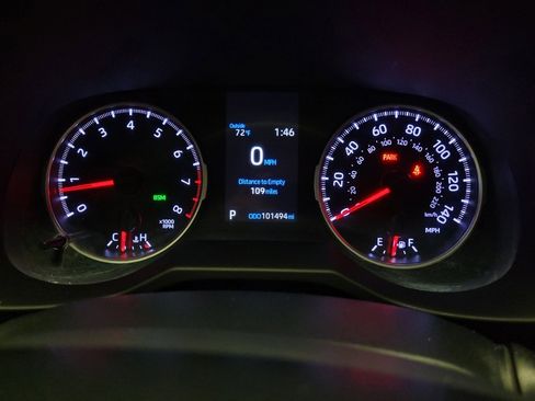 Used 2020 Toyota RAV4 XLE Premium w/ Carpet Mat Package FWD image 23