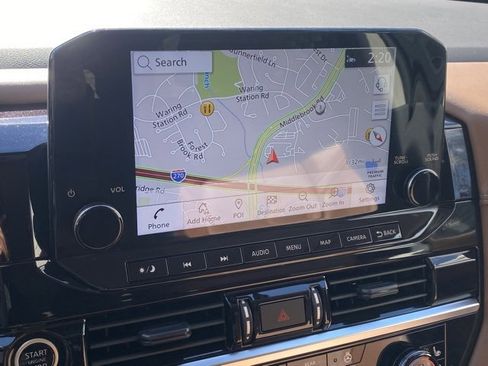 Used 2023 Nissan Pathfinder Platinum image 3