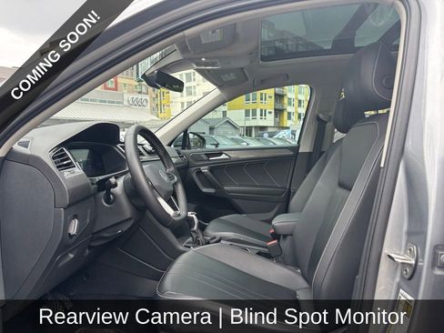 Used 2024 Volkswagen Tiguan SE w/ Panoramic Sunroof Package AWD/4WD image 5