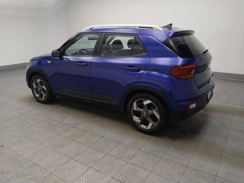 Used 2022 Hyundai Venue SEL w/ Cargo Package image 3