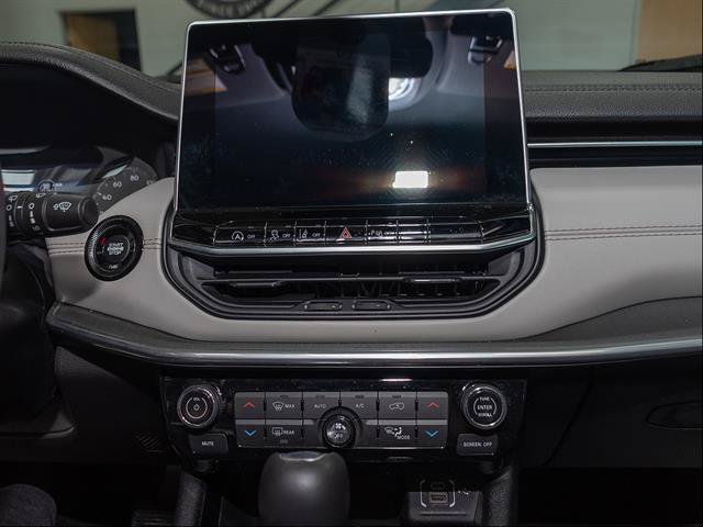 Used 2024 Jeep Compass Limited AWD/4WD image 12