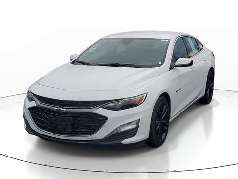 Used 2024 Chevrolet Malibu LT w/ Sport Edition FWD image 2