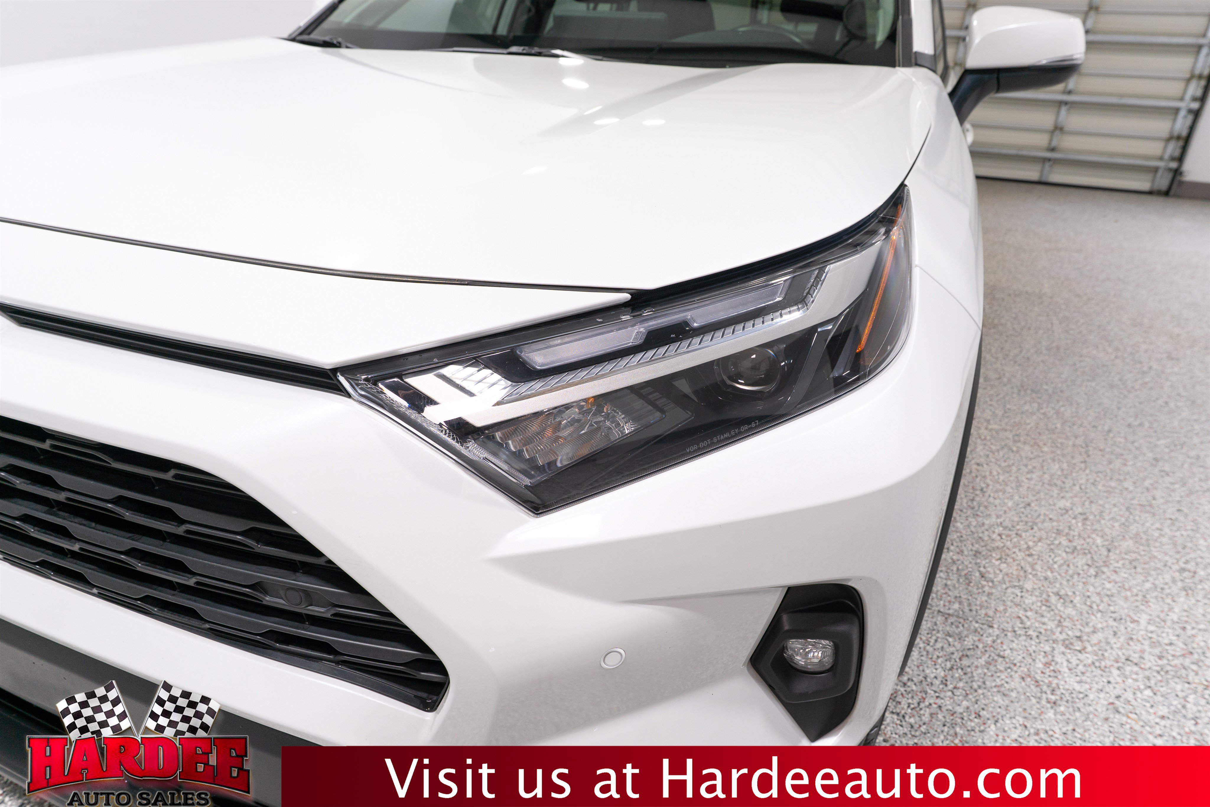 Used 2025 Toyota RAV4 XLE Premium w/ Weather Package FWD image 8