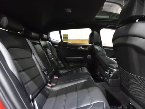 Used 2018 Kia Stinger GT2 image 50