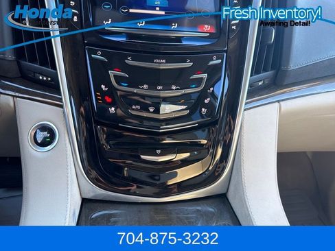 Used 2019 Cadillac Escalade Luxury image 20
