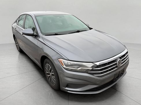 Used 2019 Volkswagen Jetta SE image 1