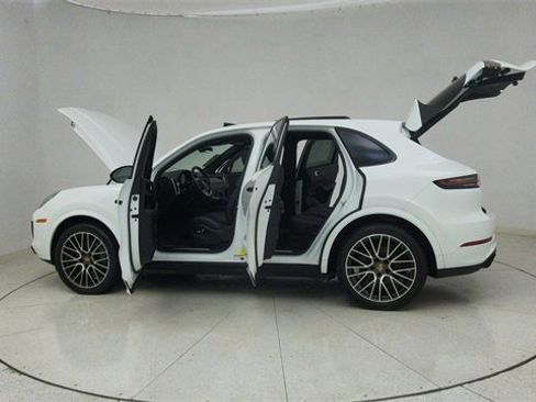 Used 2021 Porsche Cayenne Base image 72