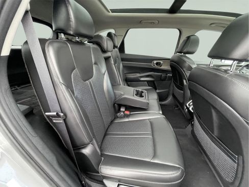 Used 2023 Kia Sorento S w/ Panoramic Sunroof Package AWD/4WD image 18