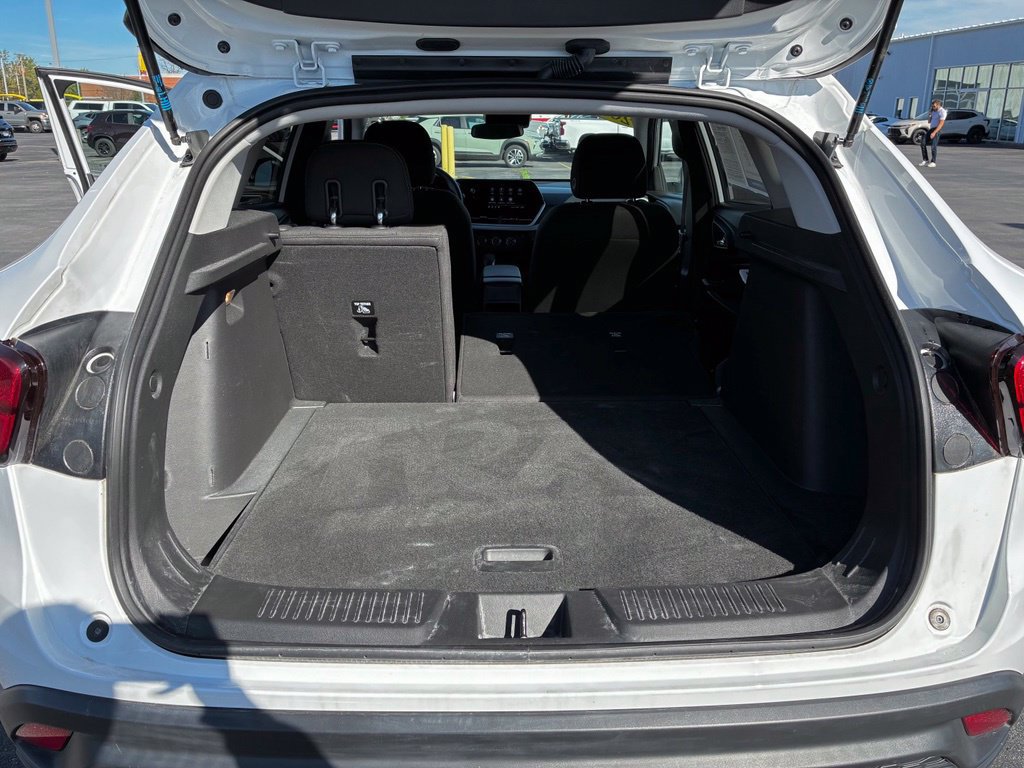 Used 2024 Chevrolet Trax LS w/ Driver Confidence Package FWD image 29
