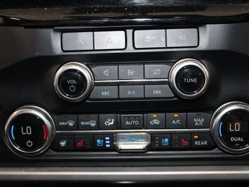 Used 2024 Ford Expedition Max Limited AWD/4WD image 30