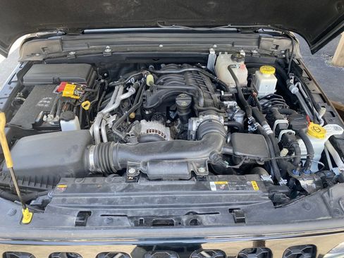 Used 2022 Jeep Gladiator Sport image 14