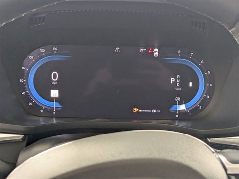 Used 2025 Volvo XC60 B5 Plus image 18