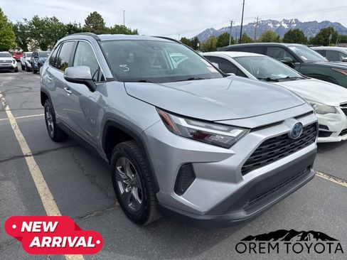 Used 2024 Toyota RAV4 XLE AWD/4WD image 11