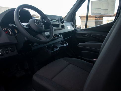 New 2025 Mercedes-Benz Sprinter 2500 image 32