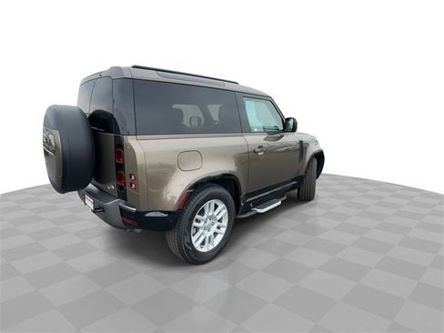 Used 2022 Land Rover Defender 90 X-Dynamic HSE image 8
