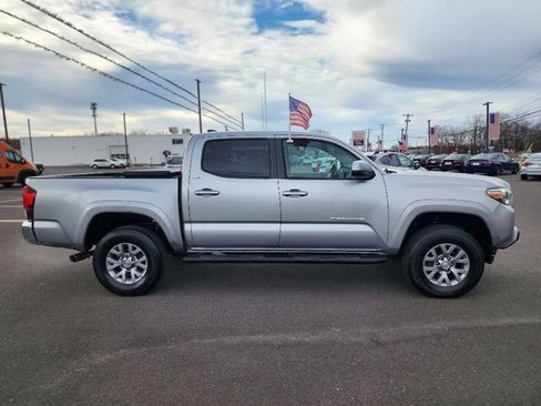 Used 2018 Toyota Tacoma SR5 image 8