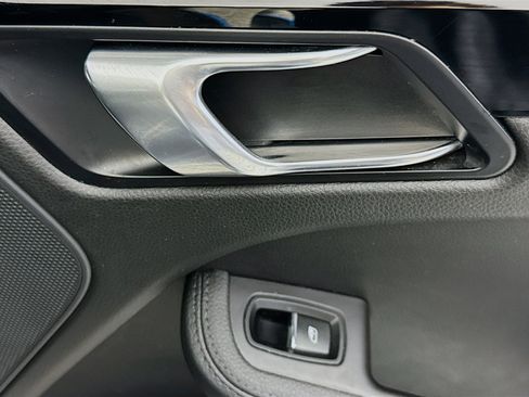 Used 2023 Porsche Macan w/ Premium Package Plus image 47