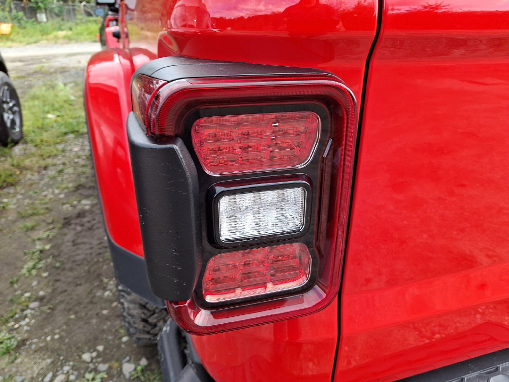 Used 2020 Jeep Gladiator Rubicon AWD/4WD image 8
