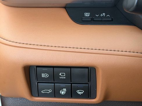 Used 2022 Toyota Highlander Platinum FWD image 28