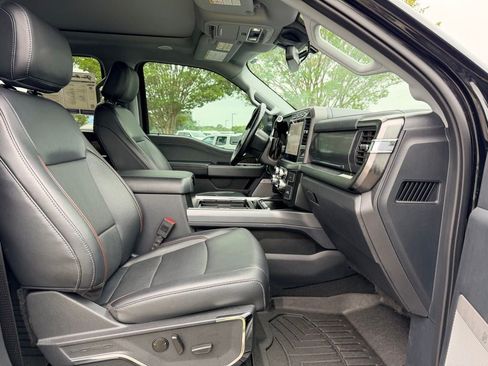 Certified 2024 Ford F250 Lariat w/ Lariat Ultimate Package AWD/4WD image 16