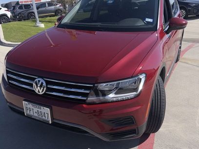 Used 2021 Volkswagen Tiguan SE w/ Panoramic Sunroof Package