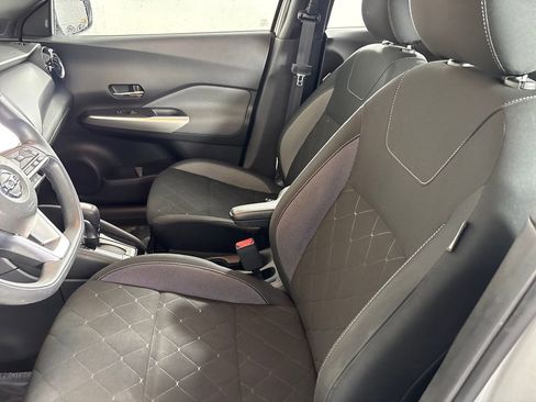 Used 2020 Nissan Kicks SV image 8