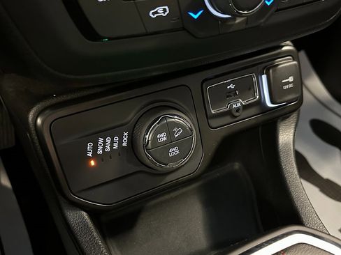 Used 2023 Jeep Renegade Trailhawk w/ Trailhawk Elite Group image 16