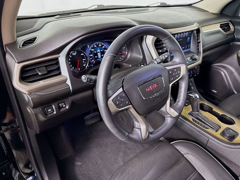Used 2018 GMC Acadia Denali w/ Technology Package AWD/4WD image 9