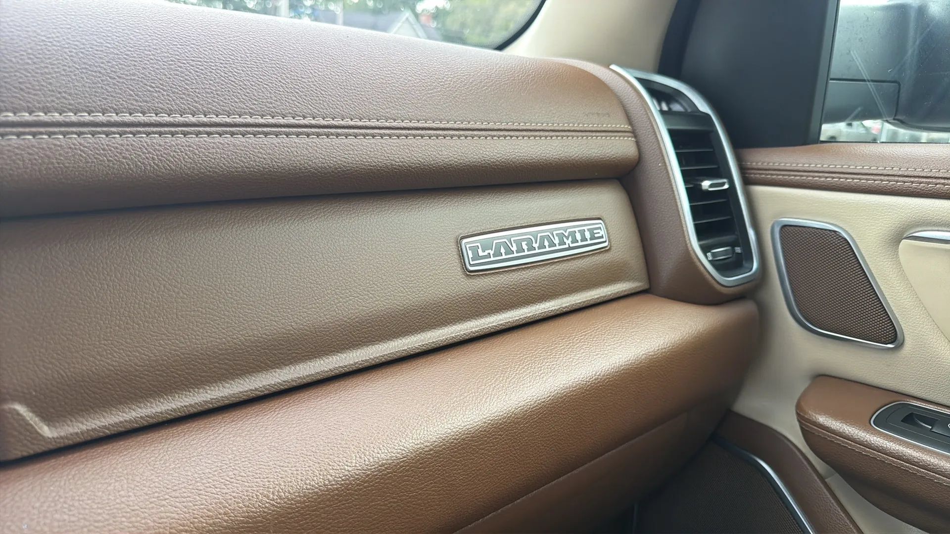 Used 2021 RAM 1500 Laramie AWD/4WD image 20