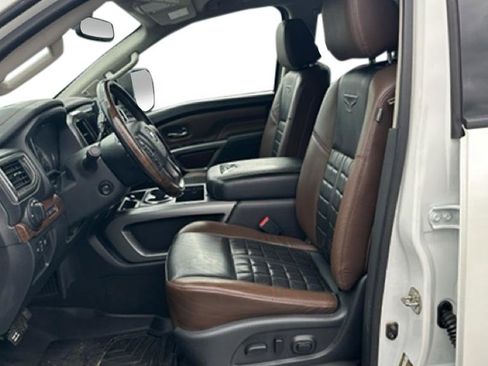 Used 2018 Nissan Titan Platinum Reserve w/ Platinum Utility Package image 8