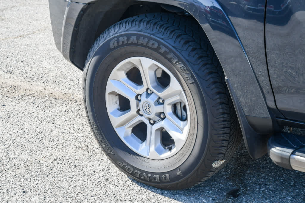 Used 2024 Toyota 4Runner SR5 Premium w/ Moonroof Package RWD image 10