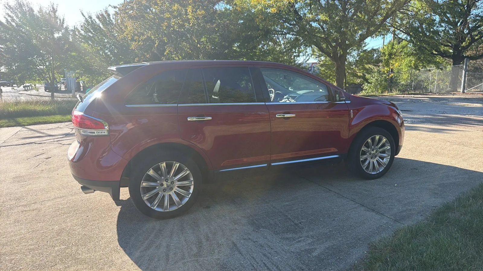 Used 2014 Lincoln MKX AWD w/ Equipment Group 102A image 3