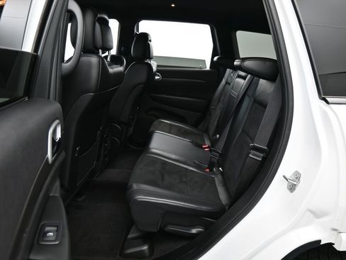 Used 2018 Jeep Grand Cherokee Altitude image 26