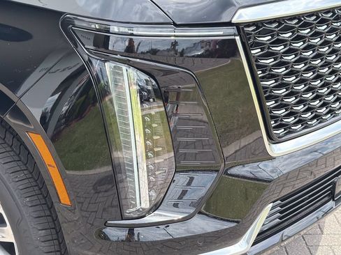 New 2026 Cadillac Escalade Luxury w/ Touring Package AWD/4WD image 7