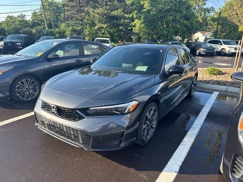 Used 2025 Honda Civic Sport Touring image 2