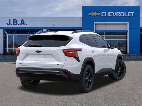 New 2026 Chevrolet Trax LT w/ Driver Confidence Package FWD image 4