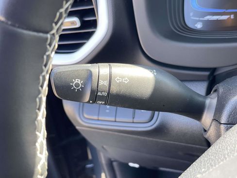 Certified 2025 Hyundai Venue Limited image 20