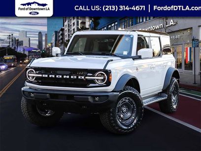 New 2025 Ford Bronco Outer Banks w/ Sasquatch Package