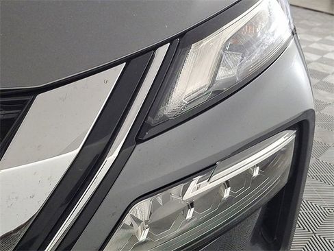 Used 2021 Nissan Rogue SV image 13