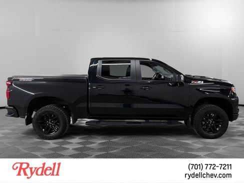 Used 2024 Chevrolet Silverado 1500 LT Trail Boss w/ LT Trail Boss Premium Package AWD/4WD image 6
