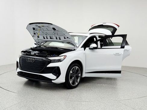 Used 2023 Audi Q4 e-tron Premium w/ Convenience Package image 9