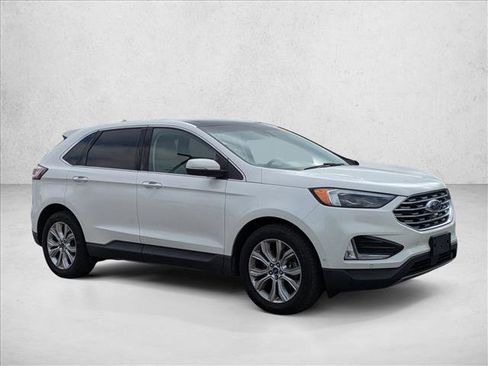 Used 2020 Ford Edge Titanium w/ Equipment Group 301A image 4