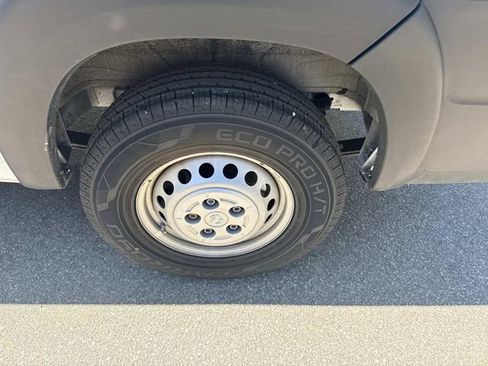 Used 2025 RAM ProMaster 2500 w/ Convenience Group FWD image 19