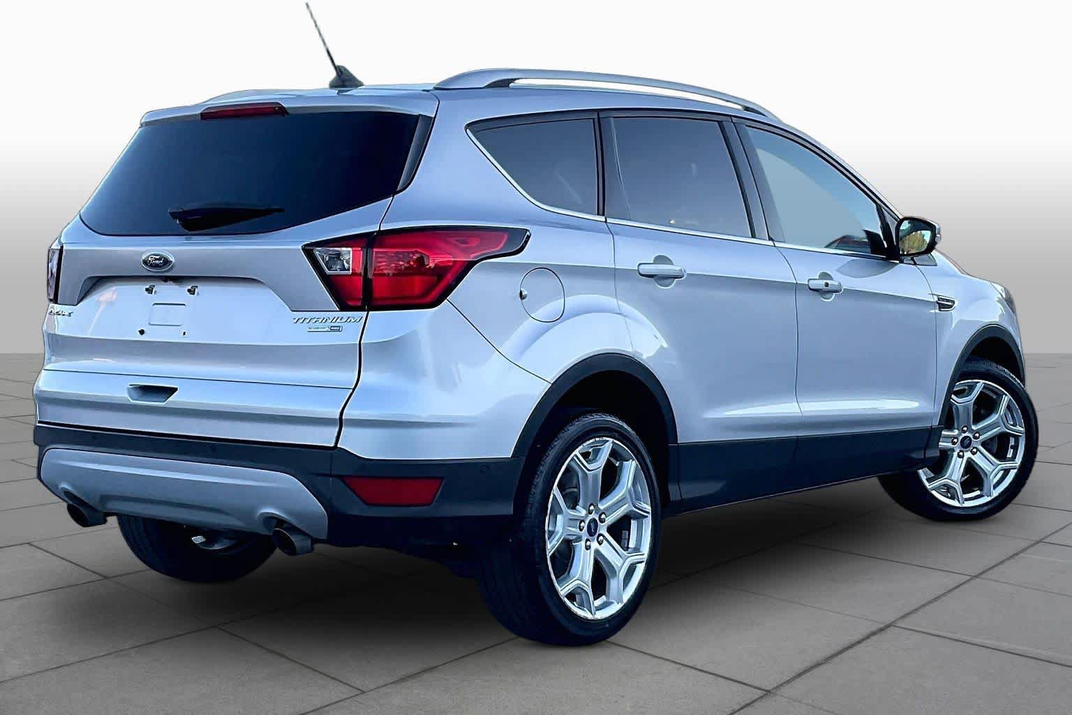 Used 2019 Ford Escape Titanium AWD/4WD image 12