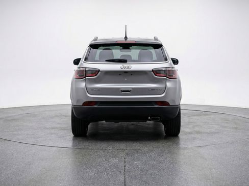 Used 2025 Jeep Compass Limited image 7