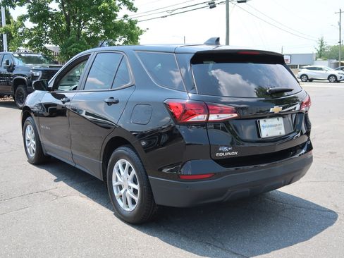 Used 2023 Chevrolet Equinox LS w/ LS Convenience Package FWD image 8
