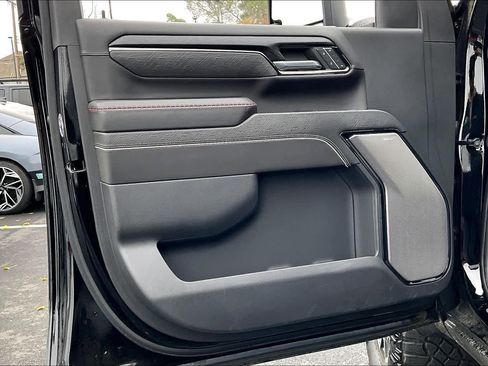 Used 2024 GMC Sierra 2500 AT4X image 25